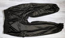 Load image into Gallery viewer, Metallic Silky Army Green Camo Jogger Pants XL-1X
