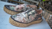 Load image into Gallery viewer, Ateliers Floral Rope Espadrilles Jute Sole Shoes sz38(7)
