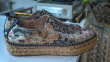 Load image into Gallery viewer, Ateliers Floral Rope Espadrilles Jute Sole Shoes sz38(7)
