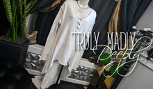 Load image into Gallery viewer, Truly Madly Deeply Ivory White Coat Tail Top SM-MD
