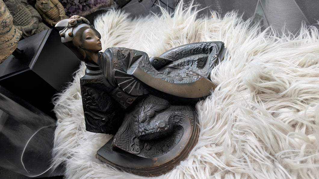 Vintage Austin Sculpture Geisha (multiple chips)