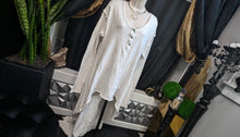 Load image into Gallery viewer, Truly Madly Deeply Ivory White Coat Tail Top SM-MD
