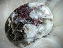 Load image into Gallery viewer, Druzy Red Garnet Quartz Palmstone
