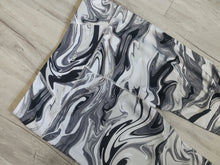 Load image into Gallery viewer, Infinite Performance Deco Swirl Leggings XL
