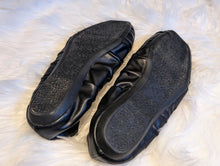 Load image into Gallery viewer, Sam &amp; Libby Black Pu Leather Ballet Flats sz8
