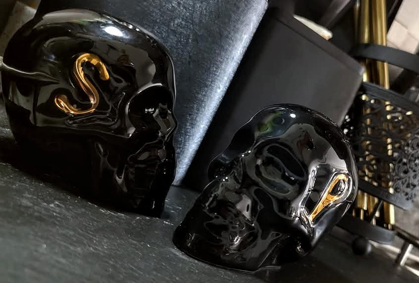Gloss Black w/Gold Skull Salt & Pepper Shakers