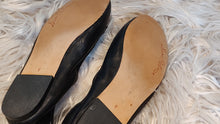 Load image into Gallery viewer, Sam Edelman Black Ballet Flats sz8
