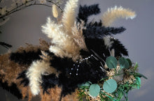 Load image into Gallery viewer, Wall Mount Pampas Grass Arrangement w/Selenite Crystal Shards
