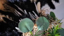 Load image into Gallery viewer, Wall Mount Pampas Grass Arrangement w/Selenite Crystal Shards
