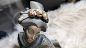 Vintage Austin Sculpture Geisha (multiple chips)