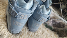 Load image into Gallery viewer, RARE Men&#39;s Euro Baby Blue Fog Lunar Rock Patrick Ewing 33 Shoes Sneakers Sz13
