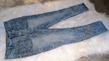 Load image into Gallery viewer, Arizona Jeans Co. Vintage Acid Washed Look Skinny Jeans sz11
