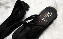 Load image into Gallery viewer, Sketchers Black &quot;Meditation&quot; Yoga Foam Slingback Sandals sz6
