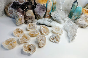 Quartz Druzy Crystal Geode Mini (1 pc)