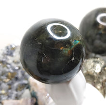 Load image into Gallery viewer, Labradorite Flash Sphere w/White Stand
